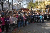 Félezer diák szavalt egyszerre Szolnok közterein